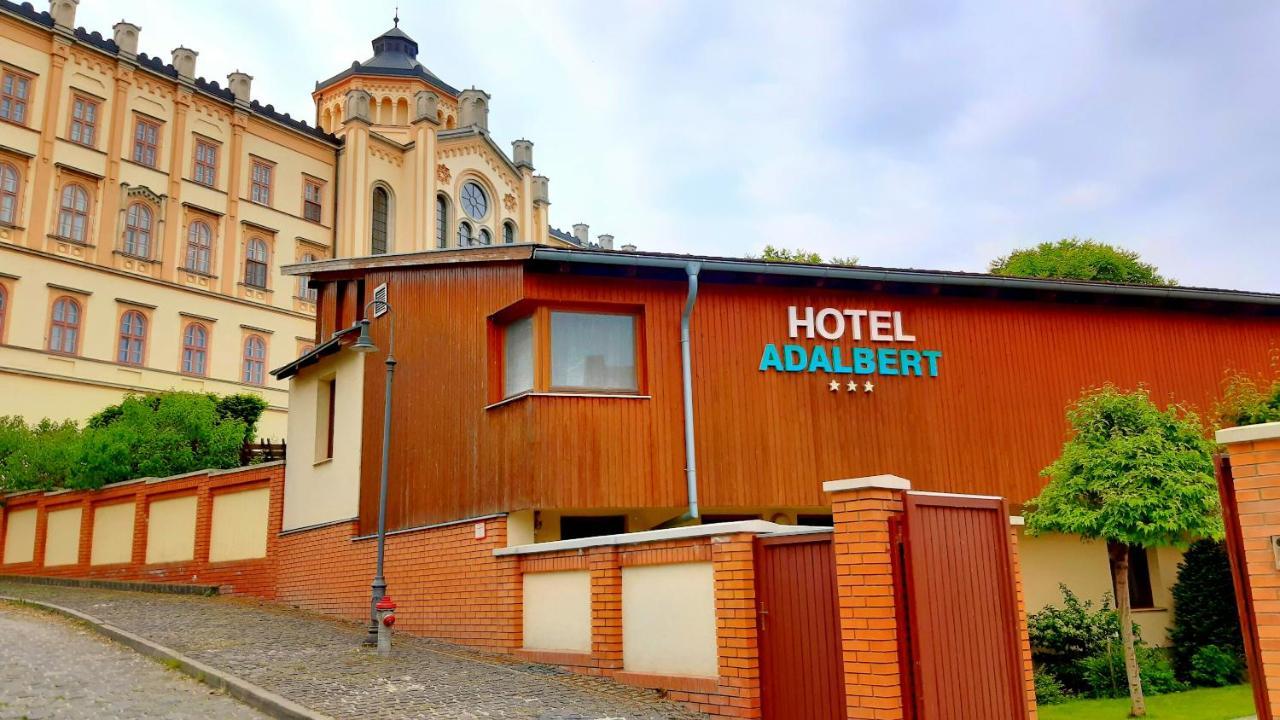 Hotel Adalbert Szent Gyoergy Haz エステルゴム エクステリア 写真