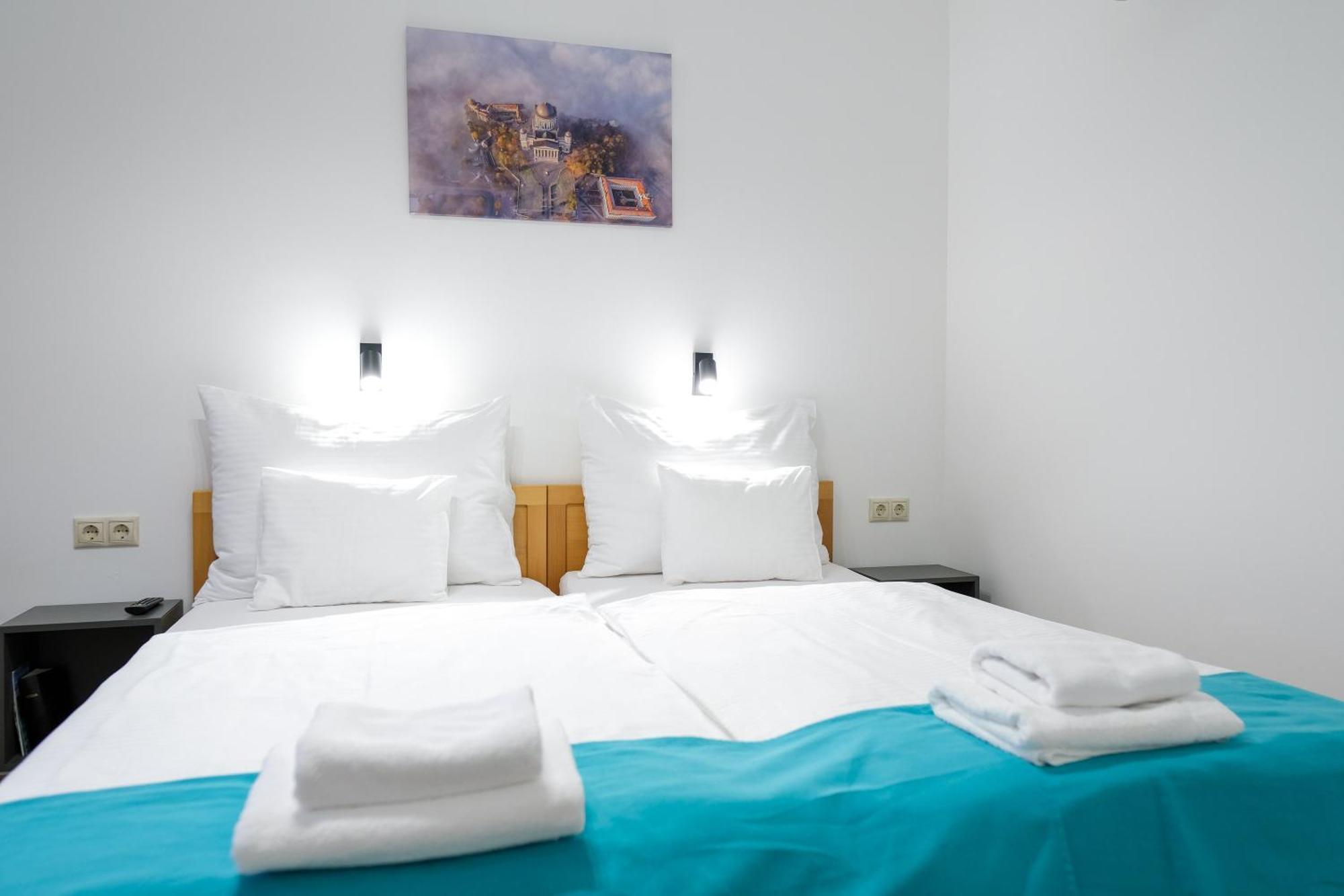 Hotel Adalbert Szent Gyoergy Haz エステルゴム エクステリア 写真