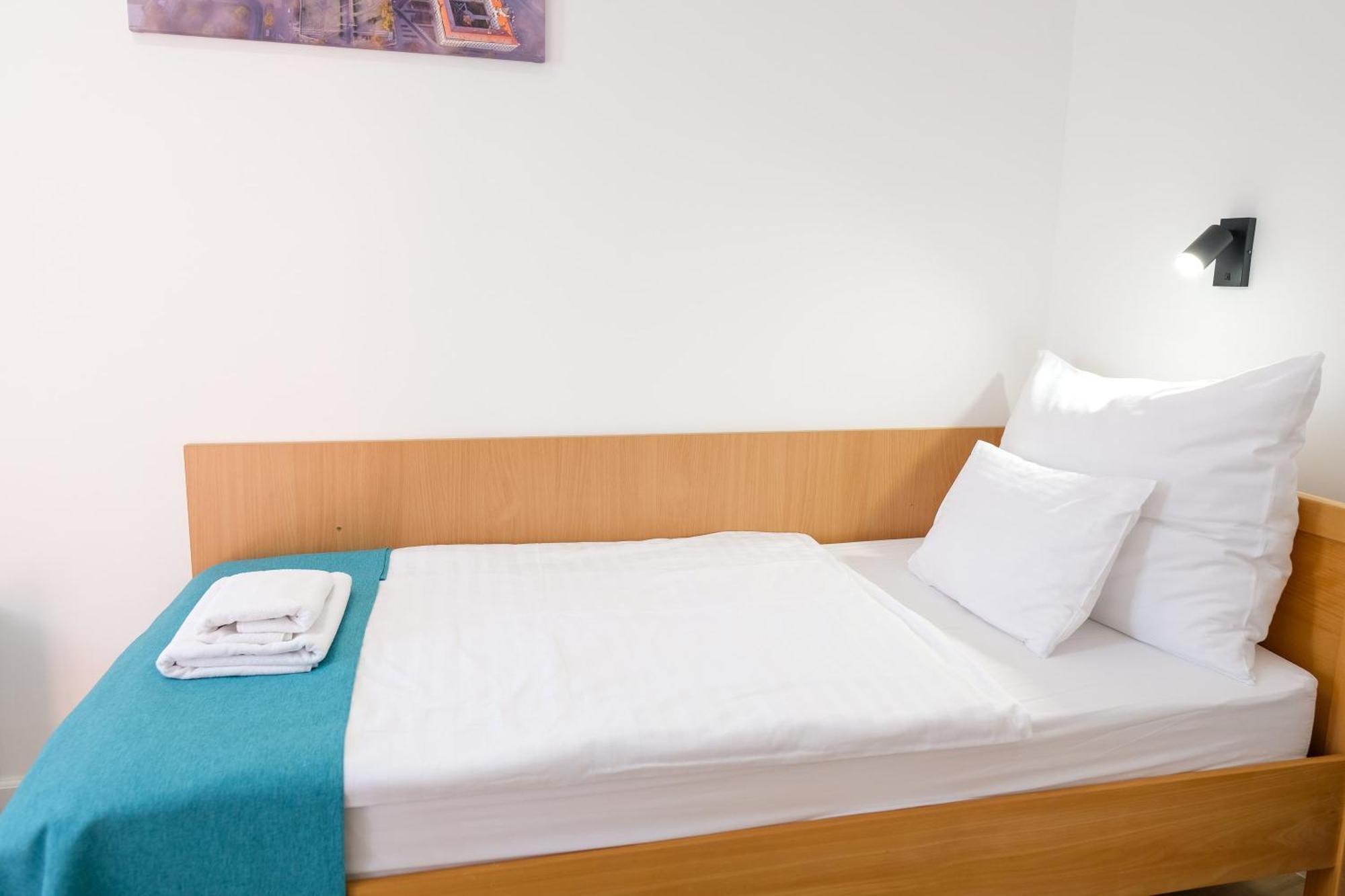 Hotel Adalbert Szent Gyoergy Haz エステルゴム エクステリア 写真